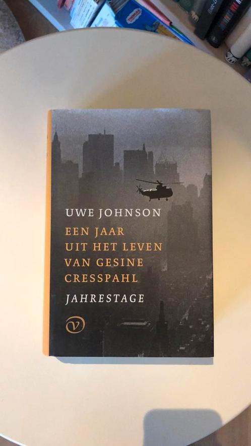 Uwe Johnson - Een jaar uit het leven van Gesine Cresspahl, Boeken, Literatuur, Zo goed als nieuw, Nederland, Ophalen of Verzenden