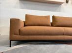 Nieuw Design on Stock Aikon Lounge Bank 4 zits Milton Rust, Huis en Inrichting, Banken | Bankstellen, 100 tot 125 cm, Ophalen of Verzenden