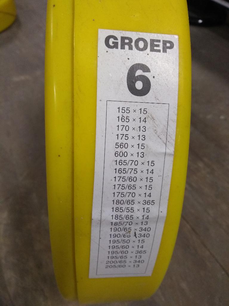 Sneeuwkettingen Groep 5 en 6, Auto diversen, Sneeuwkettingen, Ophalen, Zo goed als nieuw