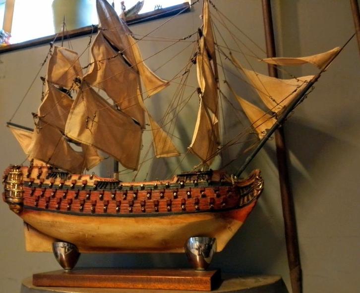 Fraai Frans fregat oorlogsbodem!, Hobby en Vrije tijd, Modelbouw | Boten en Schepen, Ophalen