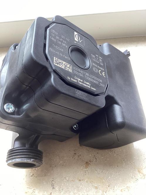 Nefit-Bosch CV pomp energiezuinig, Doe-het-zelf en Verbouw, Verwarming en Radiatoren, Zo goed als nieuw, Overige typen, Minder dan 30 cm
