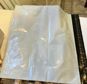 350 witte verzendzakken/ webshopbags beschikbaar voor biedingen