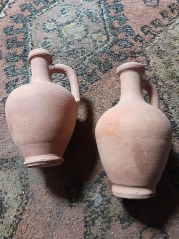 2 kruikjes beschikbaar voor biedingen