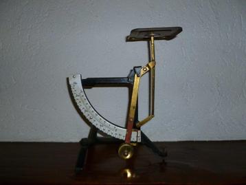 oude antieke vintage retro brieven weegschaal beschikbaar voor biedingen