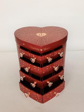 Advent Calender Beauty Case 2024 Charlotte Tilbury  beschikbaar voor biedingen