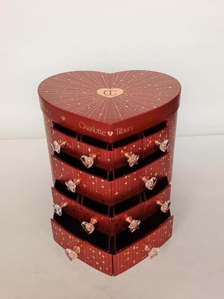 Advent Calender Beauty Case 2024 Charlotte Tilbury, Antiek en Kunst, Antiek | Woonaccessoires, Ophalen of Verzenden