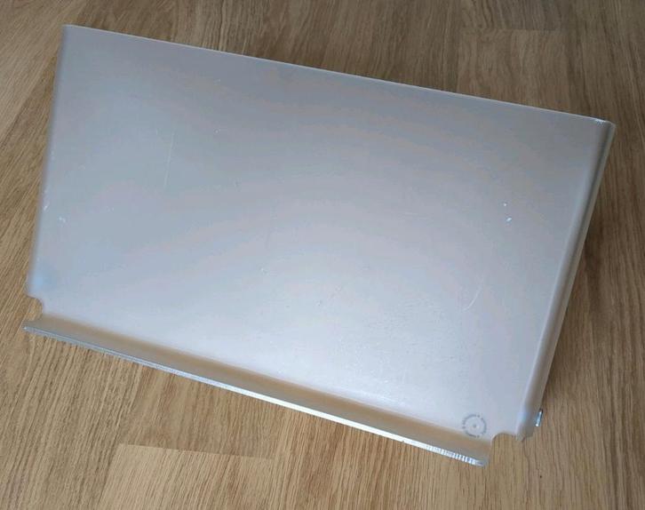 Extra brede laptop standaard van mat plexiglas, Computers en Software, Laptopstandaarden, Zo goed als nieuw, In hoogte verstelbaar