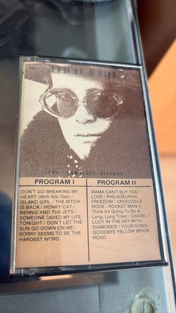 Elton John muziek cassette the complete picture dolby K-Tel beschikbaar voor biedingen