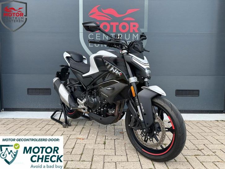 CFMOTO 450NK Parelmoer wit, Motoren, Motoren | CFMOTO, Bedrijf, Naked bike, 12 t/m 35 kW, 2 cilinders, Minimaal motorrijbewijs A1