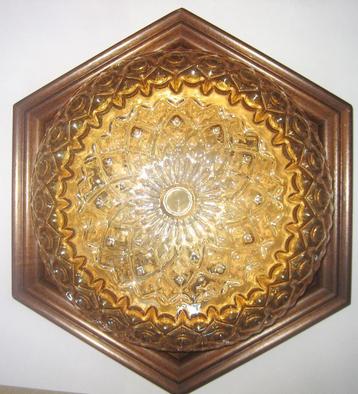 Plafonniere /Plafondlamp Amber Glas Op Hout Jaren 70 beschikbaar voor biedingen