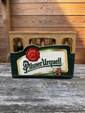 Vol kratje Pilsner Urquell ( de echte uit Tsjechië) beschikbaar voor biedingen