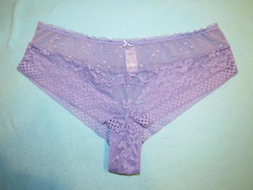 ZGAN slip paars met kant en glittersteentje Vivance mt 40-42, Kleding | Dames, Ondergoed en Lingerie, Slip, Paars, Ophalen of Verzenden