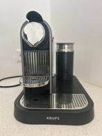 Nespresso Krups koffiemachine met melkopschuimer, Gebruikt, Koffiemachine, Ophalen of Verzenden, 2 tot 4 kopjes