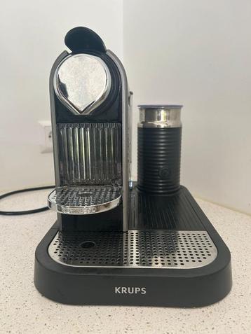 Nespresso Krups koffiemachine met melkopschuimer beschikbaar voor biedingen