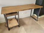 Uniek en ambachtelijk gemaakt bureau, Huis en Inrichting, Bureaus, Ophalen, Zo goed als nieuw, Bureau