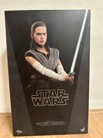 Hot Toys Rey (Jedi training), Ophalen of Verzenden, Zo goed als nieuw, Actiefiguurtje
