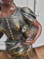 Zeer oud bronzen beeld herderin / boerin 60 cm, Ophalen of Verzenden, Brons