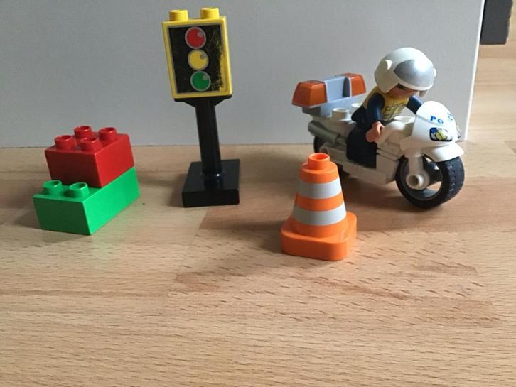 Lego Duplo politie motor 5679 (compleet), Kinderen en Baby's, Speelgoed | Duplo en Lego, Zo goed als nieuw, Duplo, Complete set