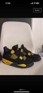 Jordan 4 Yellow Thunder -zogoed als nieuw, Ophalen of Verzenden, Gedragen, Zwart, Sneakers of Gympen