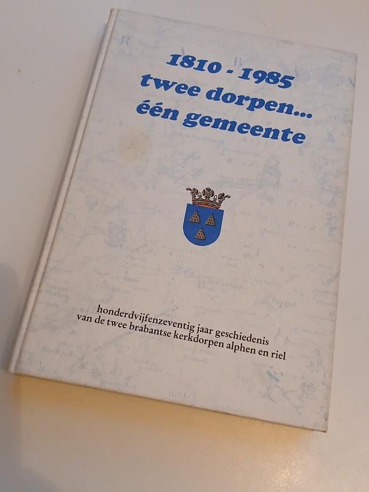 "Twee dorpen, een gemeente" boek, Boeken, Geschiedenis | Stad en Regio, Gelezen, 19e eeuw, Ophalen of Verzenden