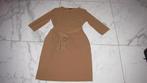 42 MOQ jurk oker, Kleding | Dames, Overige kleuren, Maat 42/44 (L), Ophalen of Verzenden, Zo goed als nieuw