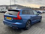Volvo V60 2.0 B3 R-Design | Pano | Leer | Camera | Trekhaak, Auto's, Automaat, Euro 6, 1969 cc, Blauw