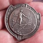 Antieke Zilveren Medaille Wielrennen ASC Olympia 210 km 1921, Postzegels en Munten, Penningen en Medailles, Verzenden, Zilver