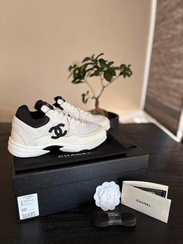 C hanel Sneakers - Zwart en wit - 36 t/m 42 - Nieuw beschikbaar voor biedingen