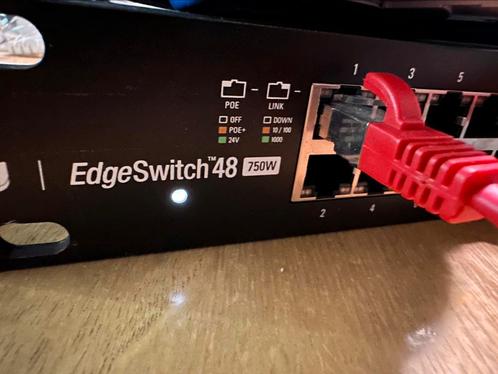 Ubiquiti EdgeSwitch48 750w PoE switch ES-48-750W, Computers en Software, Netwerk switches, Gebruikt, Ophalen of Verzenden