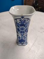Kleine beker vaas van de Porceleyne fles, Ophalen