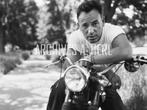 Bruce Springsteen Triumph motorcycle foto, 1960 tot 1980, Verzenden, Foto, Nieuw