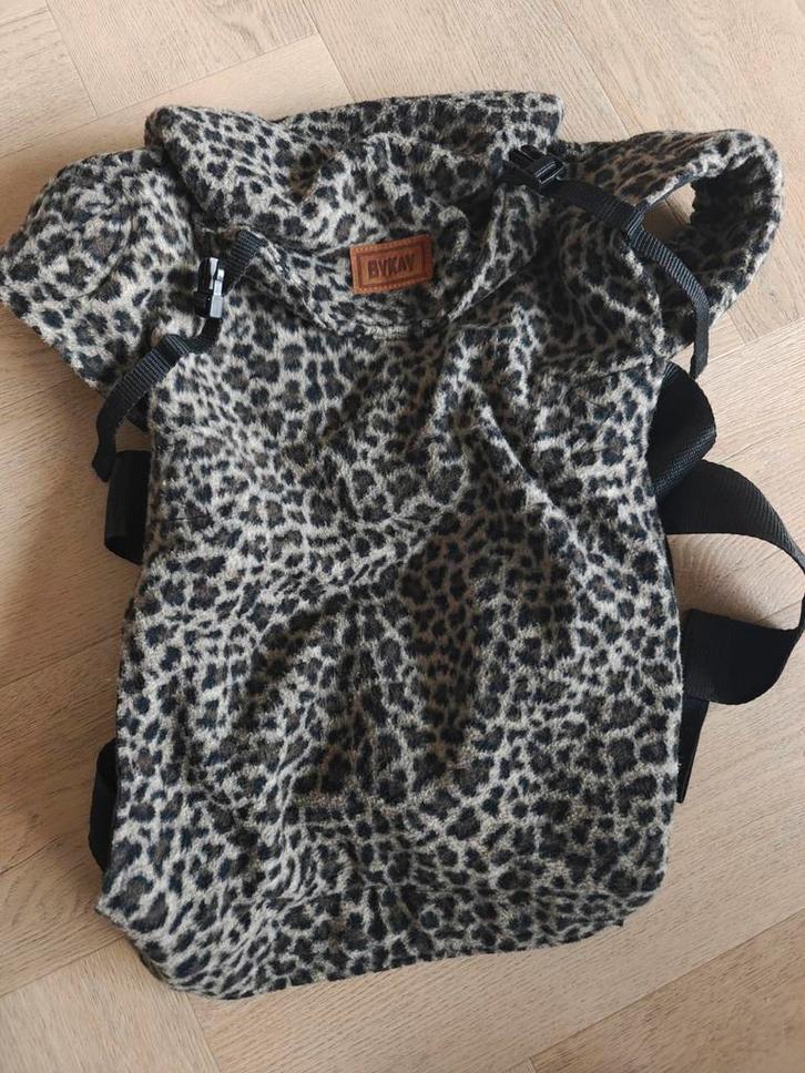 Bykay Draagzak - Luipaardprint, Kinderen en Baby's, Babydragers en Draagdoeken, Zo goed als nieuw, Draagzak, Buik of Rug, Overige merken