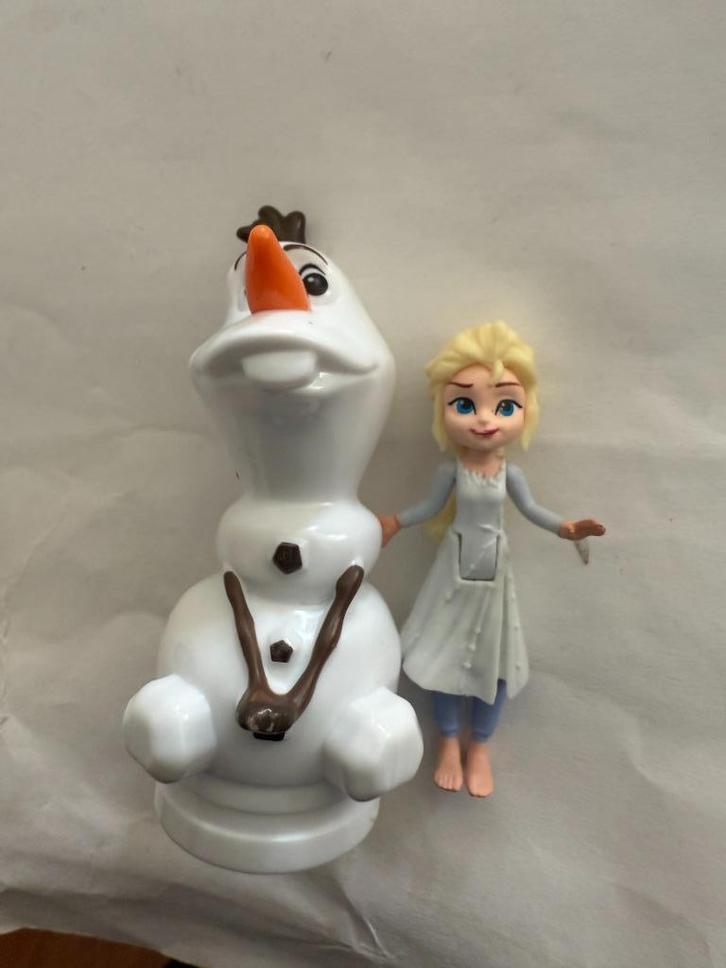 Disney Frozen Elsa 5,5 cm en Olaf 6,5 cm, Verzamelen, Disney, Zo goed als nieuw, Beeldje of Figuurtje, Overige figuren, Ophalen