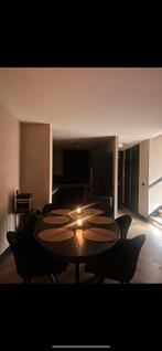 Ovale zwarte eettafel MOET WEG