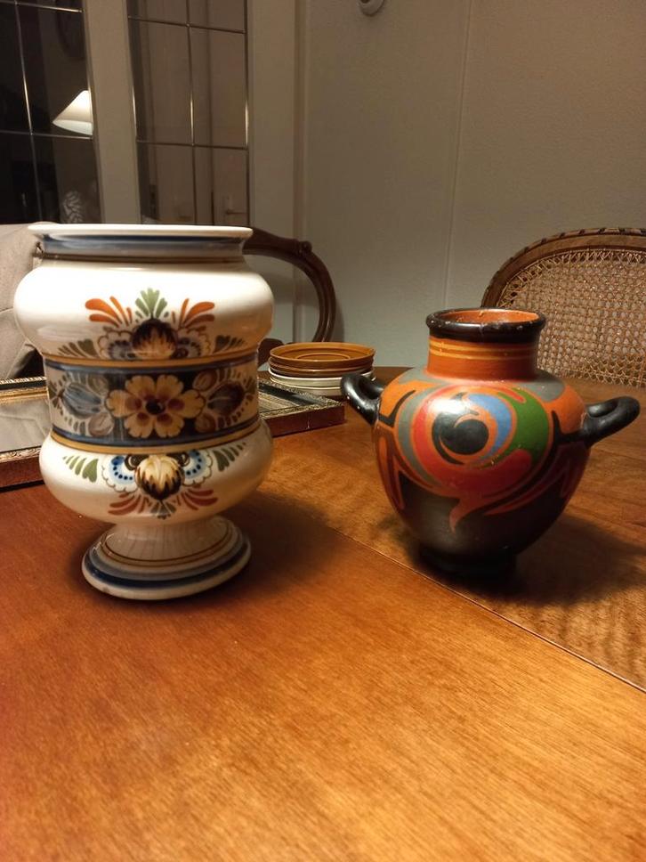 Twee Gouda Aardewerk Vazen, Antiek en Kunst, Antiek | Vazen, Ophalen