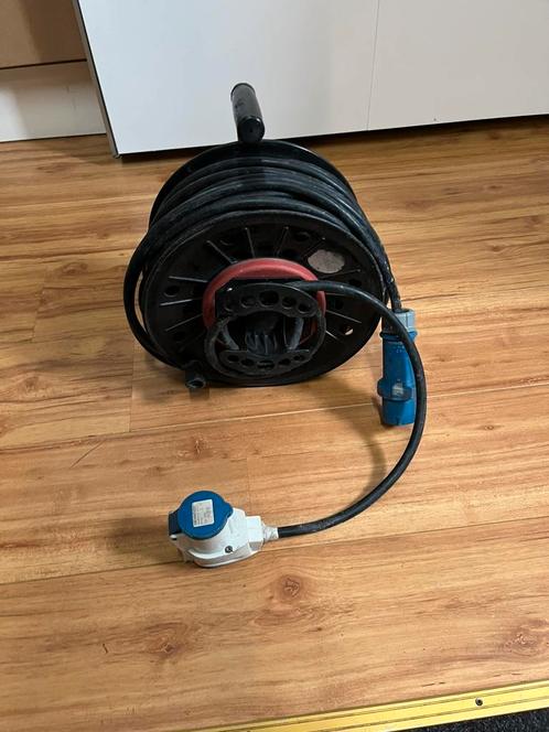 Stroomkabel/haspel 33 meter, Caravans en Kamperen, Kampeeraccessoires, Zo goed als nieuw, Ophalen