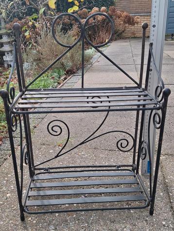 Metalen plantenrek / decoratierek beschikbaar voor biedingen