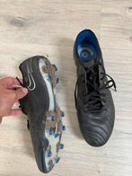 Nike tiempo maat 45, Sport en Fitness, Voetbal, Ophalen of Verzenden, Zo goed als nieuw, Schoenen