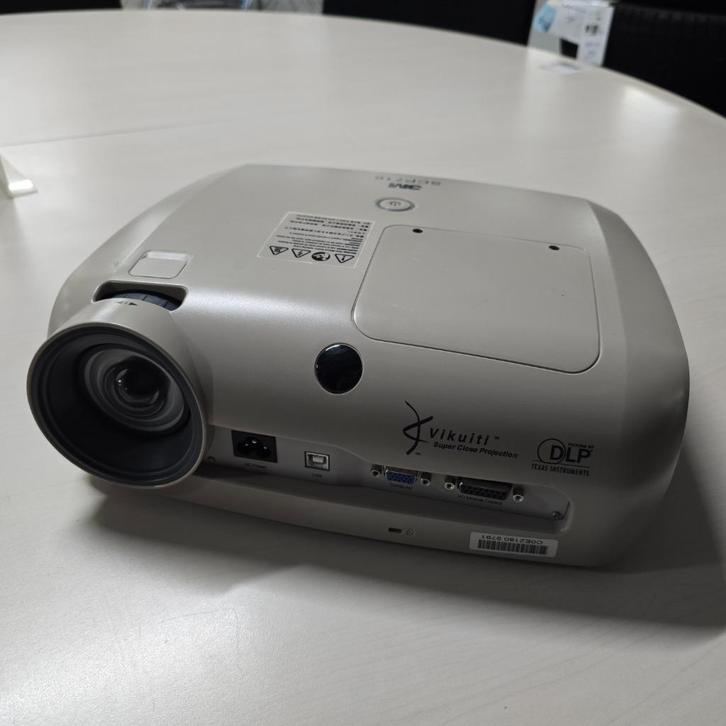Vikuiti projector Super Close Projection System SCP716, Verzamelen, Fotografica en Filmapparatuur, Projector, 1960 tot 1980, Ophalen of Verzenden
