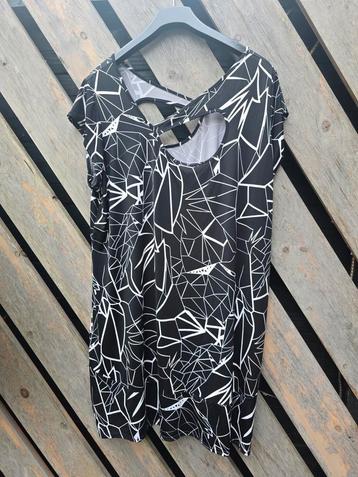 mooi jurkje Maat 44/46. beschikbaar voor biedingen