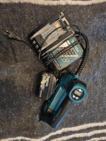 Makita Accu Set met Lader en Pomp beschikbaar voor biedingen