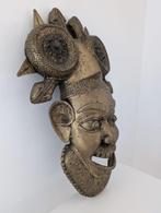 Authentiek bronzen masker uit Kameroen, Ophalen of Verzenden, Brons