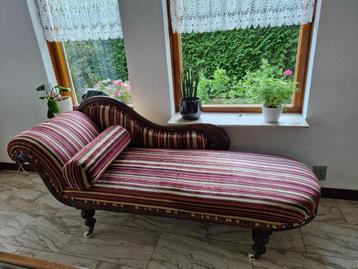 Victoriaanse stijl chaise longue beschikbaar voor biedingen