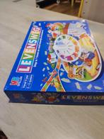 Levensweg Bordspel - MB Spellen, Hobby en Vrije tijd, MB Spellen, Hogehilweg 4, 1101 CD Amsterdam, Ophalen of Verzenden, Zo goed als nieuw