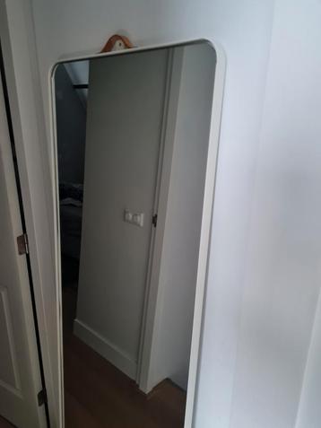 Grote metalen passpiegel 170x60cm beschikbaar voor biedingen