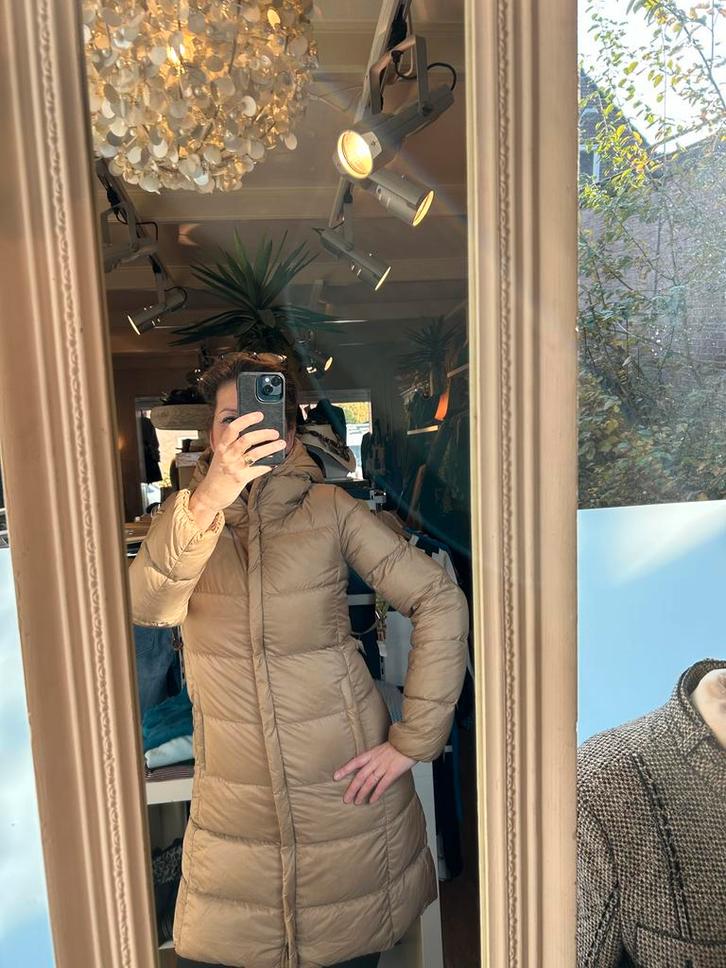 Max Mara Weekend halflange donsjas mt 40, Kleding | Dames, Jassen | Winter, Zo goed als nieuw, Maat 38/40 (M), Bruin, Ophalen of Verzenden