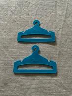 2 Vintage Sindy kledinghangers met logo 1970s Barbie, Ophalen of Verzenden, Gebruikt, Accessoires
