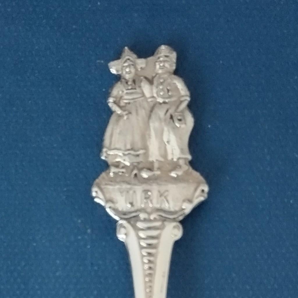 verzilverd lepeltje klederdracht Urk (DEMET), Ophalen of Verzenden