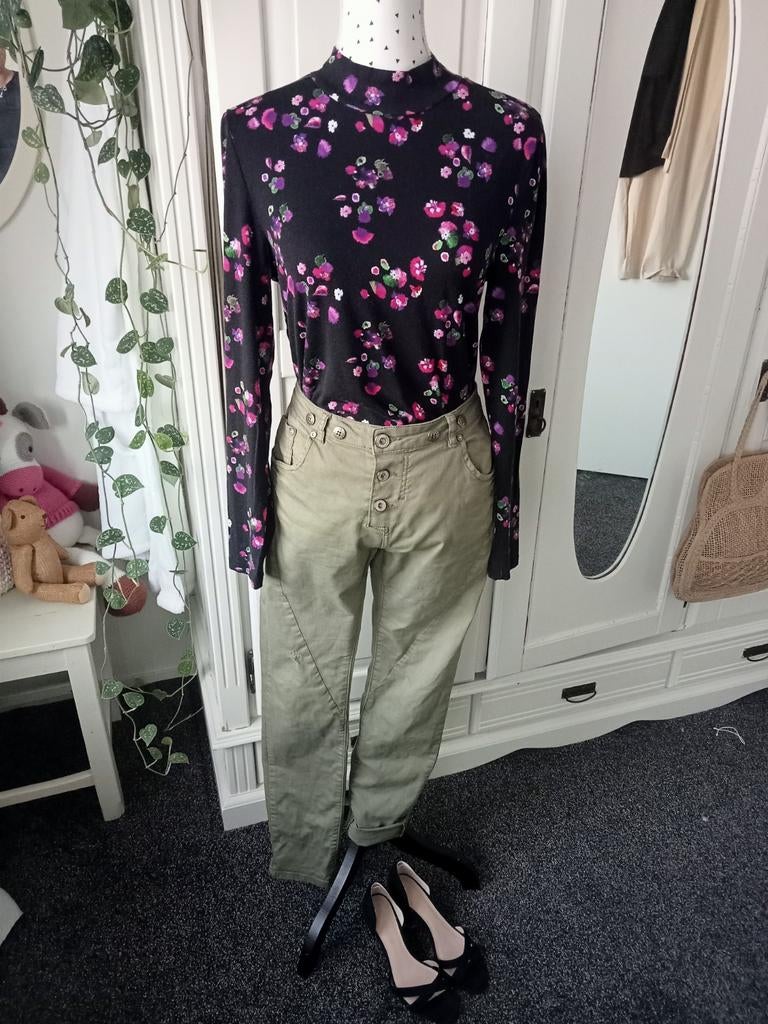 Ambika ' Broek maat M/L ", Ambika, Ophalen of Verzenden, Zo goed als nieuw