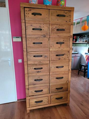 Grote houten kast industriële look oud vintage 